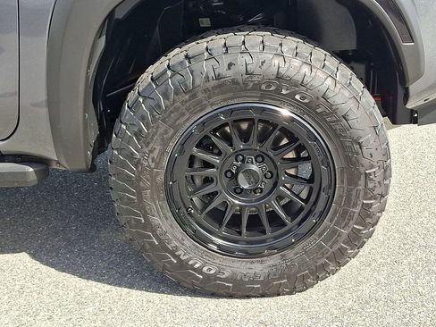 Used 2023 Nissan Frontier PRO-4X w/ Pro-4X Premium Package image 8