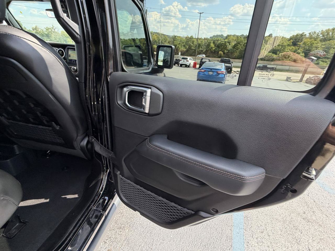 Used 2023 Jeep Wrangler Unlimited Rubicon 392 w/ Dual Top Group AWD/4WD image 36