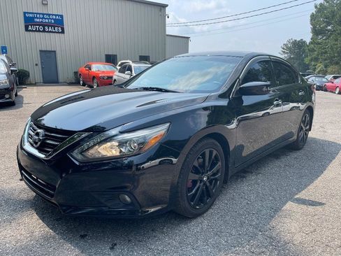 Used 2017 Nissan Altima 2.5 SR w/ Midnight Edition Package FWD image 1