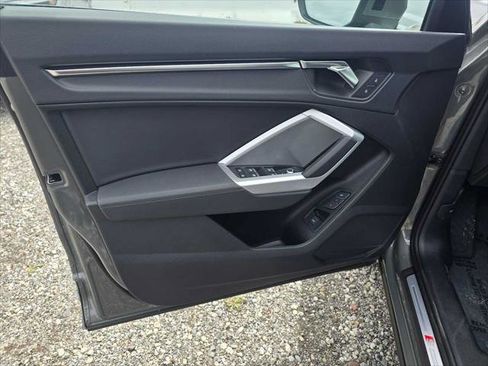 New 2025 Audi Q3 2.0T Premium image 23
