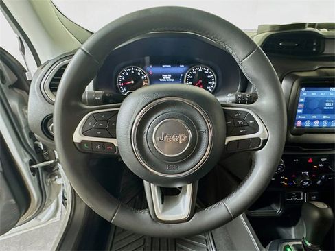 Used 2021 Jeep Renegade Latitude image 9