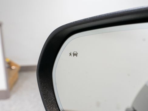 Used 2025 Buick Enclave Preferred image 13