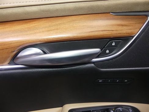 Used 2018 Cadillac XT5 Platinum w/ Driver Assist Package image 20