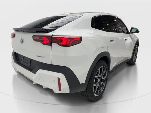 Used 2025 BMW X2 xDrive28i AWD/4WD image 7