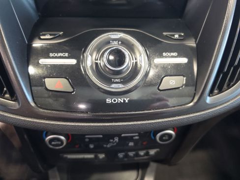 Used 2019 Ford Escape Titanium AWD/4WD image 24