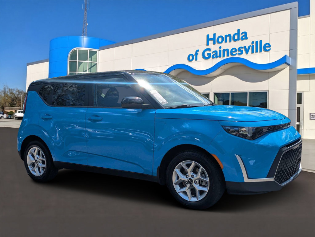 Used 2023 Kia Soul S FWD image 1