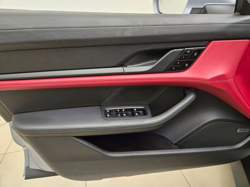 Used 2021 Porsche Taycan 4S w/ Premium Package image 29