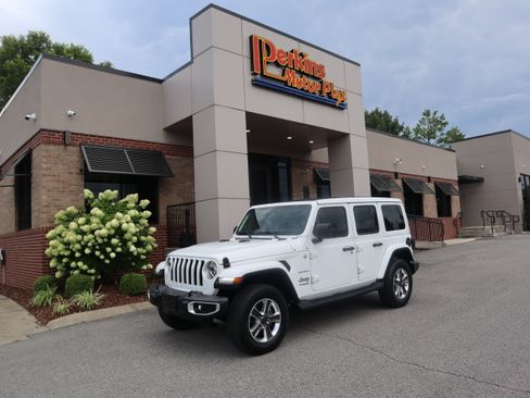 Used 2020 Jeep Wrangler Unlimited Sahara AWD/4WD image 35