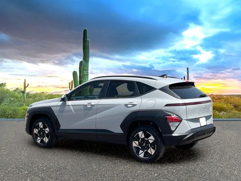 Used 2024 Hyundai Kona SEL AWD/4WD image 4