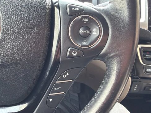 Used 2017 Honda Pilot Touring image 11