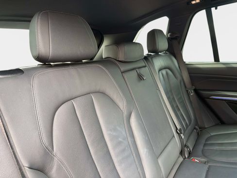 Used 2022 BMW X5 xDrive40i w/ M Sport Package AWD/4WD image 27