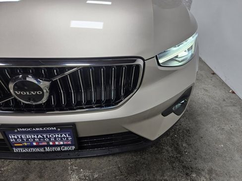 Used 2024 Volvo XC40 B5 Plus image 6