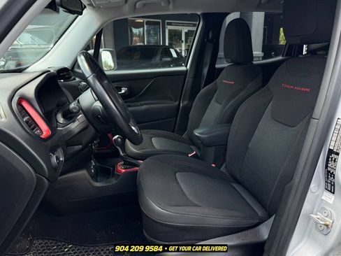 Used 2017 Jeep Renegade Trailhawk AWD/4WD image 22