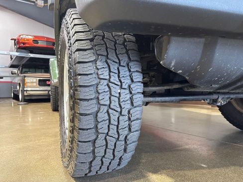 Used 2010 Jeep Wrangler Unlimited Sahara image 41