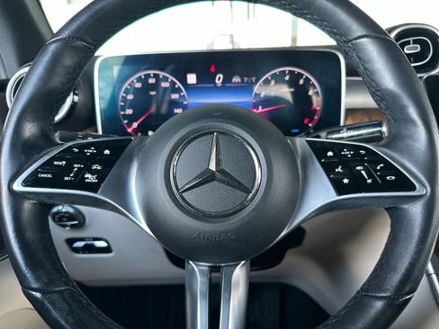 Used 2023 Mercedes-Benz GLC 300 4MATIC image 28