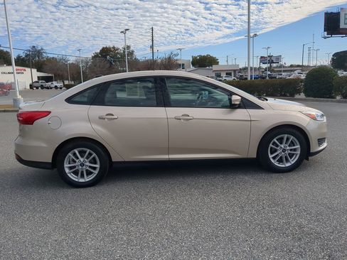 Used 2017 Ford Focus SE image 12