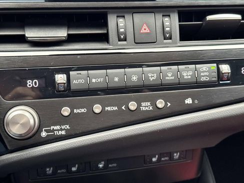 Used 2023 Lexus ES 350 F Sport w/ Accessory Package (Z2) image 22