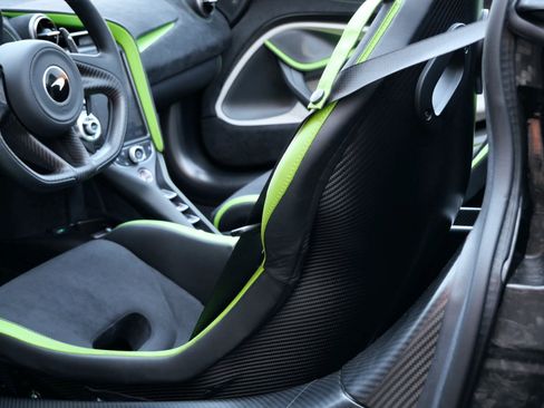 Used 2022 McLaren 765LT image 18