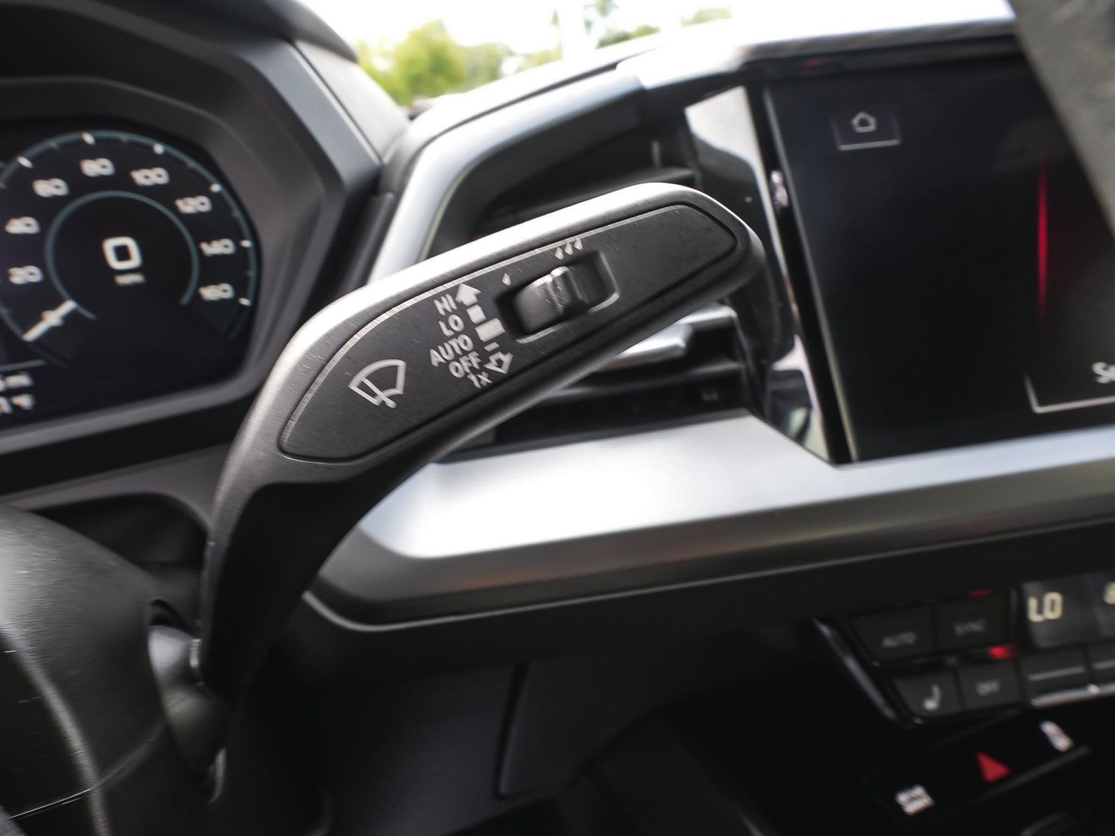 Used 2023 Audi Q4 e-tron Premium Plus w/ Premium Plus AWD/4WD image 27
