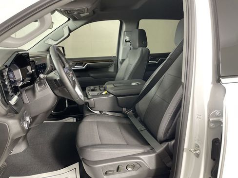 Used 2025 GMC Sierra 1500 SLE image 18