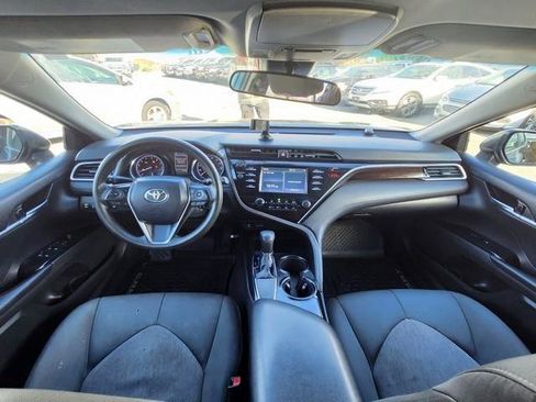 Used 2018 Toyota Camry LE image 18