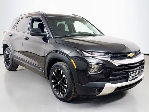 Used 2023 Chevrolet TrailBlazer LT w/ Convenience Package image 3