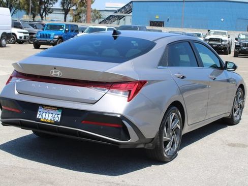 Used 2024 Hyundai Elantra Limited FWD image 5
