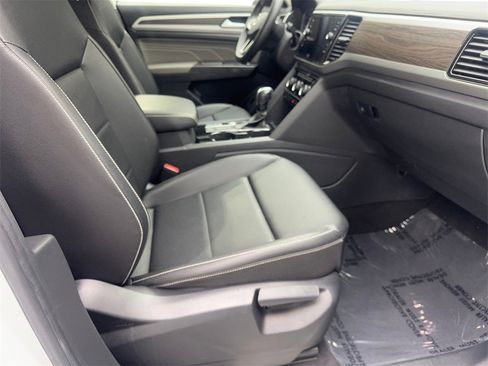 Used 2023 Volkswagen Atlas SE w/ Panoramic Sunroof Package image 44