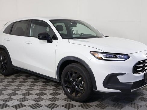 Used 2024 Honda HR-V Sport image 3