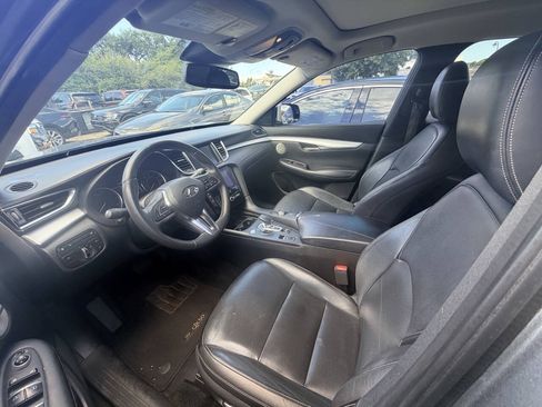 Used 2019 INFINITI QX50 Essential w/ Premium Heat Package FWD image 5