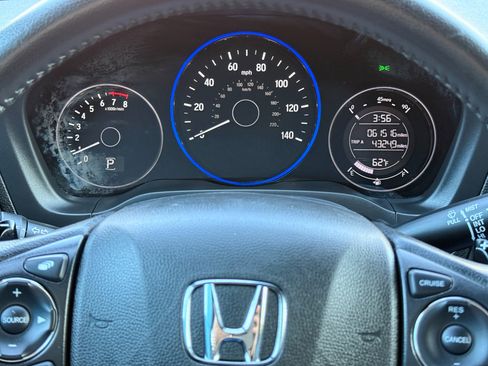 Used 2022 Honda HR-V Sport image 9
