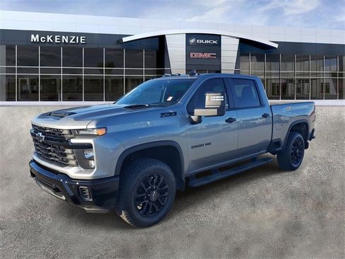 Used 2025 Chevrolet Silverado 2500 Custom w/ Custom Value Package image 2