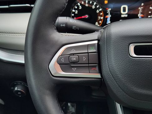 Used 2025 Jeep Compass Limited AWD/4WD image 19