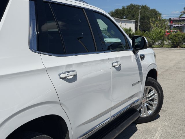 Used 2024 GMC Yukon SLT w/ SLT Luxury Package RWD image 5