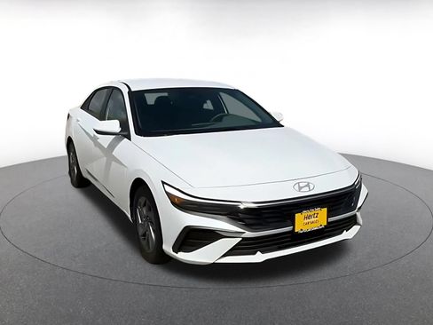 Used 2026 Hyundai Elantra Hybrid FWD image 3
