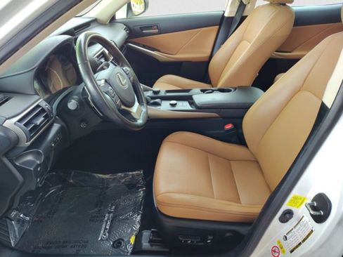 Used 2018 Lexus IS 300 AWD w/ Comfort Package image 10