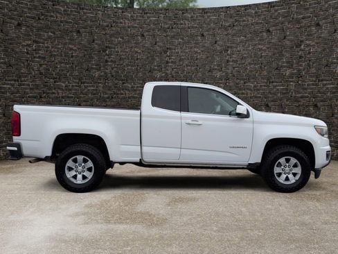 Used 2017 Chevrolet Colorado W/T w/ WT Convenience Package AWD/4WD image 3