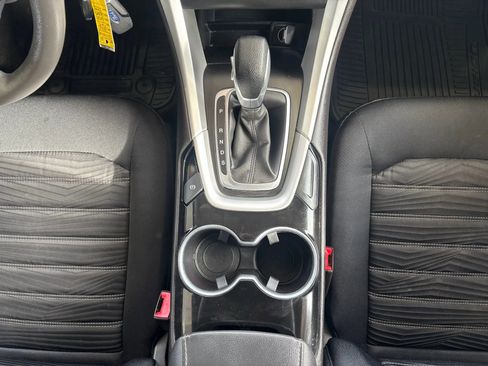 Used 2016 Ford Fusion SE image 19