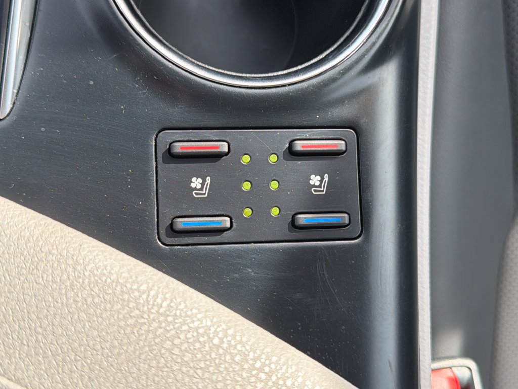 Used 2020 Toyota Camry XLE w/ Driver Assist Package FWD image 29