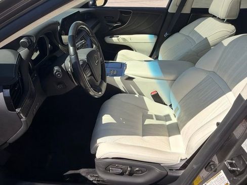Used 2023 Lexus LS 500 w/ Interior Upgrade Package RWD image 10