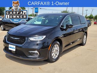 Used 2024 Chrysler Pacifica Touring-L FWD video 2