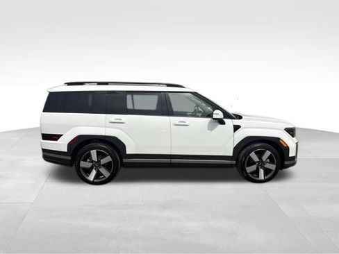 Used 2025 Hyundai Santa Fe Limited FWD image 9