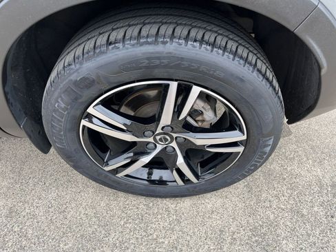 Used 2024 Volvo XC40 B5 Core AWD/4WD image 32