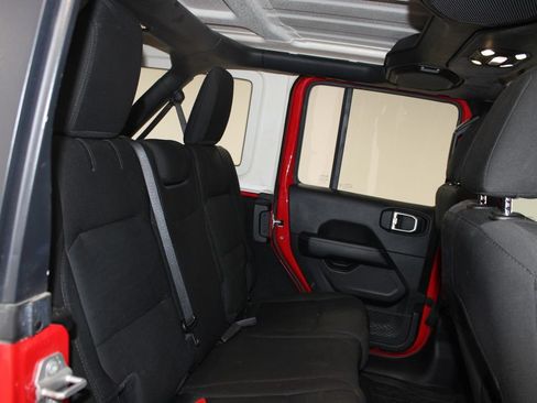 Used 2021 Jeep Wrangler Unlimited Sahara AWD/4WD image 22