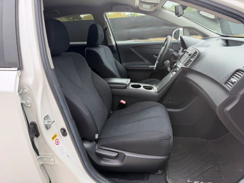 Used 2013 Toyota Venza LE FWD image 10