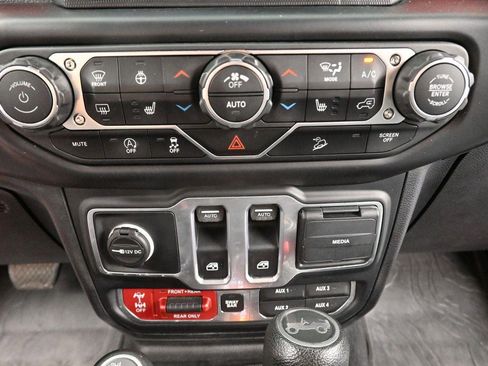 Used 2018 Jeep Wrangler Rubicon AWD/4WD image 21