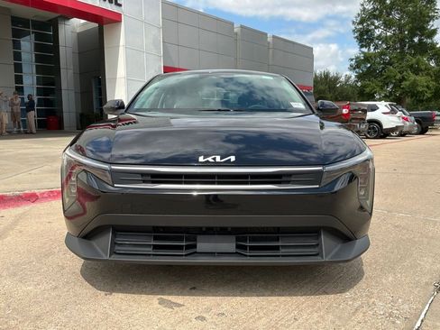 Used 2025 Kia K4 FWD image 3