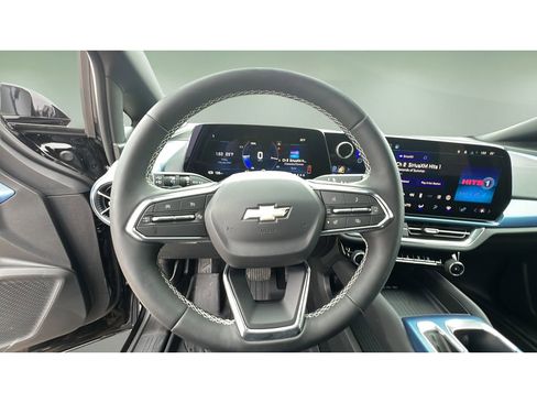 Certified 2025 Chevrolet Equinox EV LT image 21