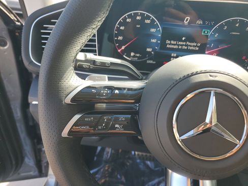 Certified 2026 Mercedes-Benz GLS 450 4MATIC image 32