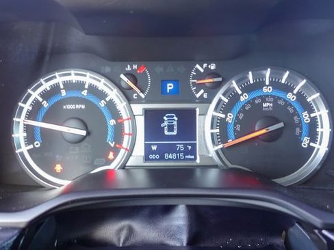 Used 2017 Toyota 4Runner TRD Off-Road Premium AWD/4WD image 17
